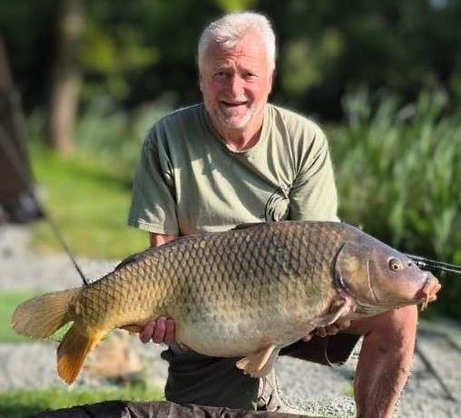 carp fishing holiday france